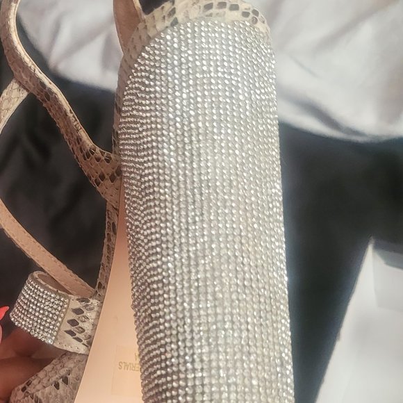 Snake print and silver heel - Picture 3 of 4